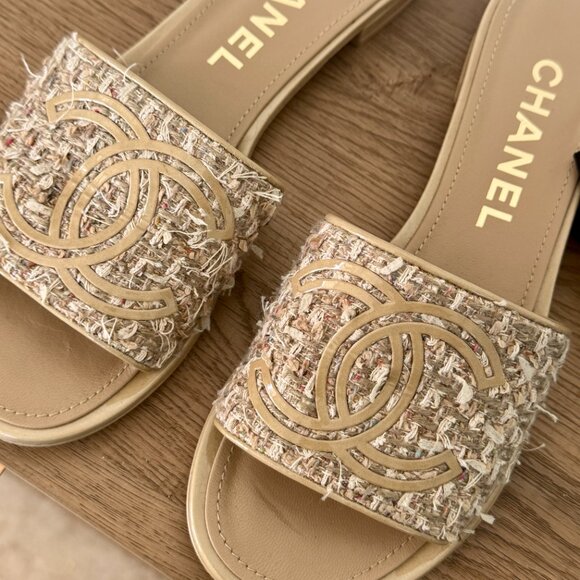 Authentic Chanel Tweed Slides Beige Gold CC Logo Sandals - Picture 5 of 9